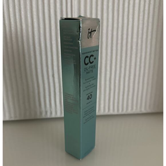 NEW IT Cosmetics Your Skin but Better CC+ SPF40 Matte Cream 1.08oz, Light, $47 - Picture 5 of 13
